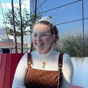 Meet your Posher, Elise